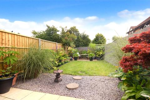 34 Broadmead, Horley, RH6 9XB