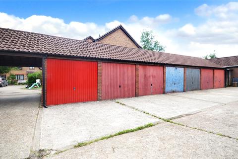 34 Broadmead, Horley, RH6 9XB