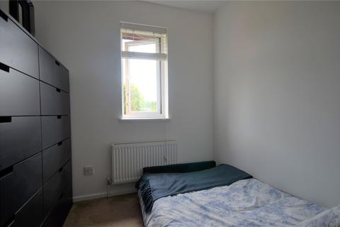 34 Broadmead, Horley, RH6 9XB