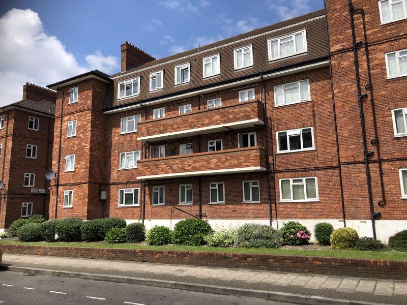 Empire Court, North End Road, Wembley, Middlesex, HA9 0AG 2 bed flat