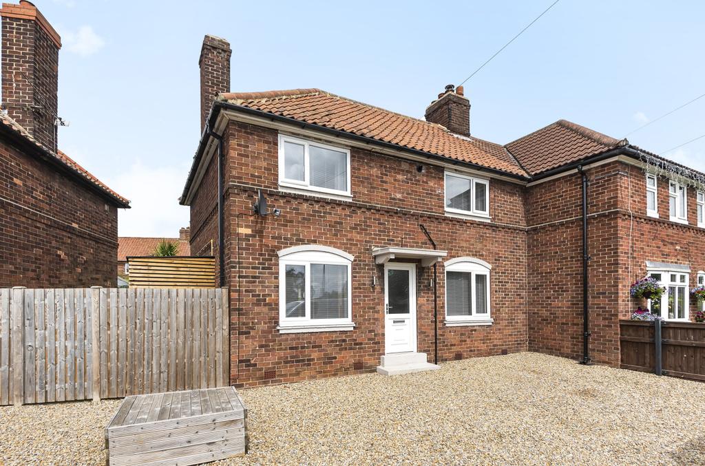 Oxton Lane, Tadcaster 3 bed semidetached house £265,000