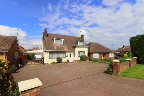18 Ampthill Road, Flitwick, Bedford, MK45 1AY