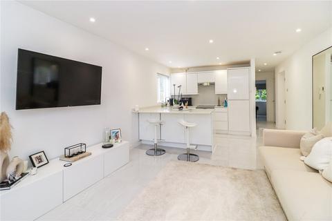 2 bedroom flat to rent, Swan Mead, Nash Mills, Hemel Hempstead, Herts, HP3