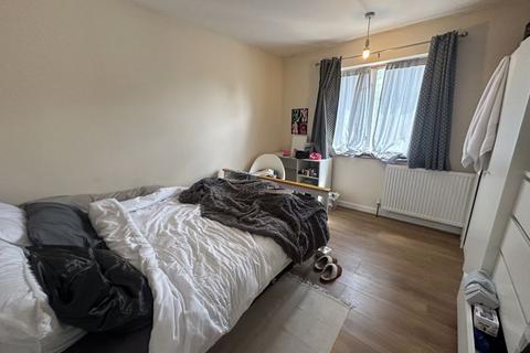 4 bedroom semi-detached house to rent, Peel Way, Uxbridge, UB8