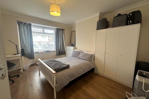 4 bedroom semi-detached house to rent, Peel Way, Uxbridge, UB8