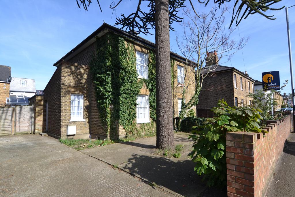 Albert Road, Kingston upon Thames... 2 bed apartment £1,800 pcm (£415 pw)