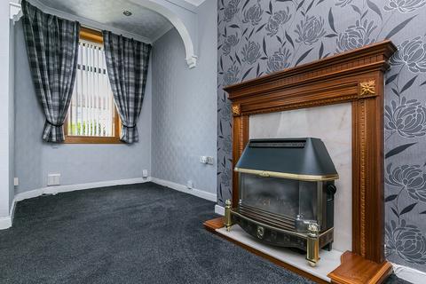 10/1 Lochend Square, Edinburgh, EH7 6ED