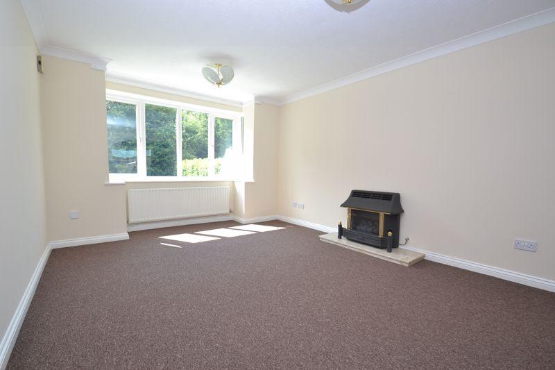 Salmon Crescent, Minster 3 bed detached house £345,000