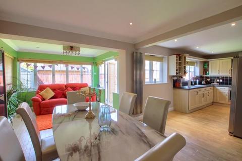 4 bedroom detached house to rent, Caldey Gardens, Ingleby Barwick