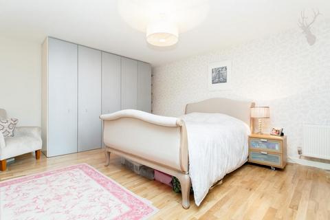 2 bedroom flat to rent - Batemans Row, Shoreditch, London