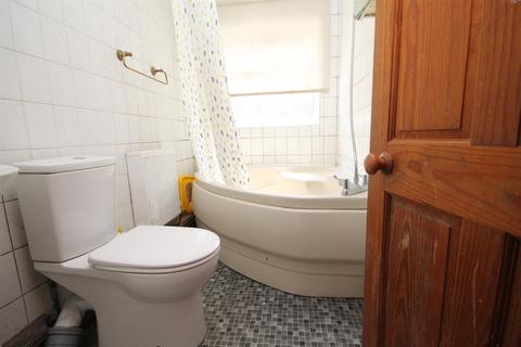 66 Manor Lane, Sutton, SM1 4BT