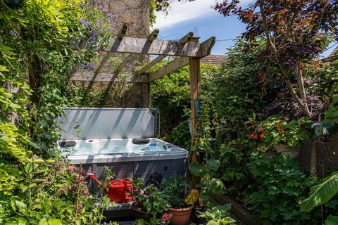 6 Sea View Square, Herne Bay, CT6 5JH