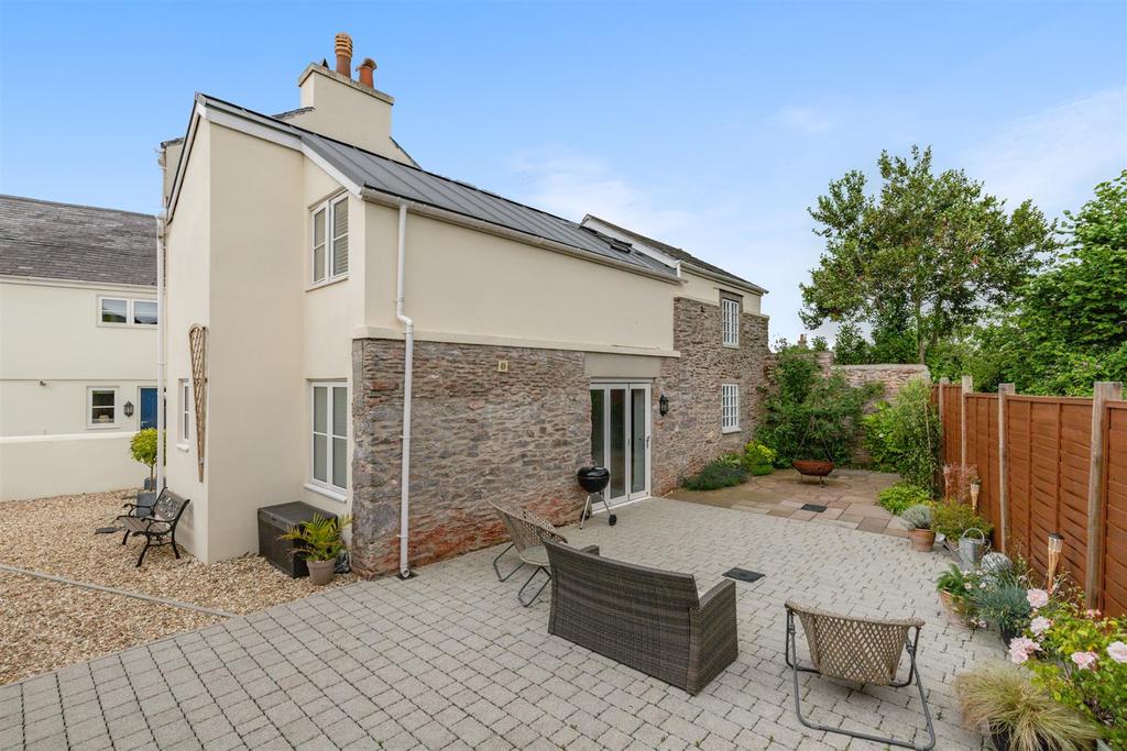 Cambridge Road, Torquay 3 bed semidetached house £350,000