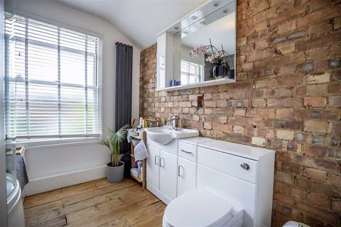 22 Upper Heath Road, St Albans, AL1 4DN