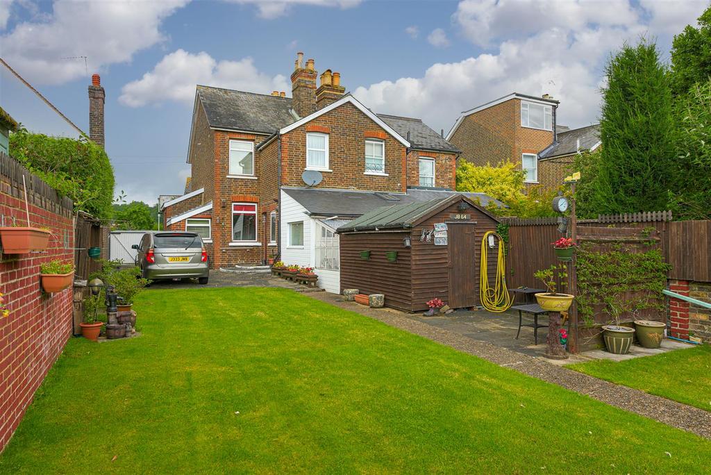 Allingham Road, Reigate 3 bed house £550,000