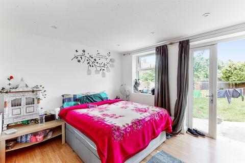 18 Repton Avenue, Wembley, HA0 3DN