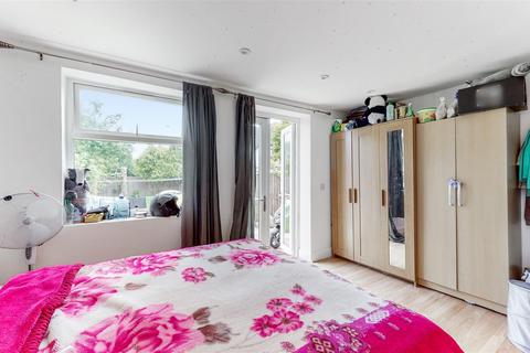 18 Repton Avenue, Wembley, HA0 3DN