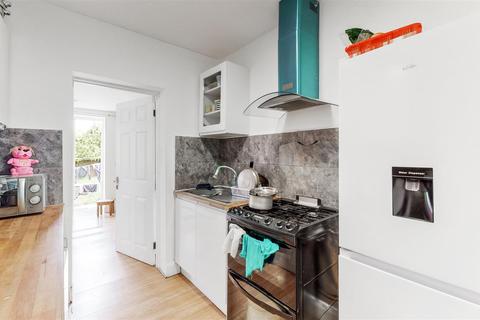 18 Repton Avenue, Wembley, HA0 3DN