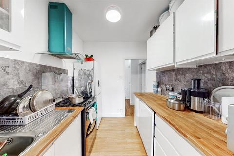 18 Repton Avenue, Wembley, HA0 3DN
