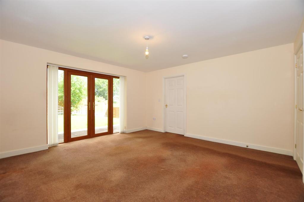 Beecher Street, Halesowen 2 bed detached bungalow £245,000
