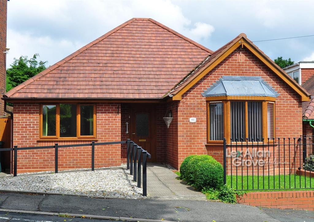 Beecher Street, Halesowen 2 bed detached bungalow £245,000
