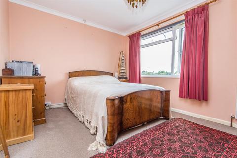 31 Godfreys Gardens, Bow, Crediton, EX17 6HT