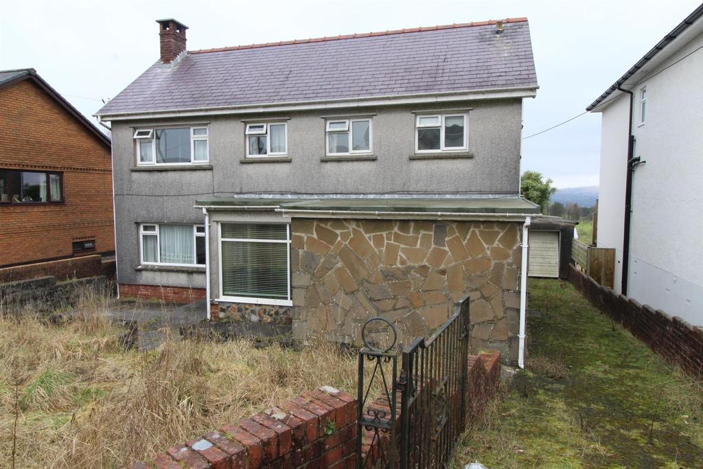 Gate Road, Penygroes, Llanelli 3 bed detached house £220,000