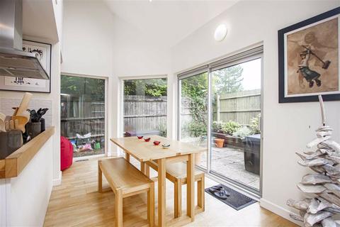 22 Cadman Square, Shenley Lodge, Milton Keynes, MK5 7DW