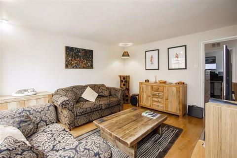22 Cadman Square, Shenley Lodge, Milton Keynes, MK5 7DW