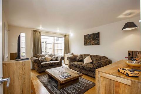 22 Cadman Square, Shenley Lodge, Milton Keynes, MK5 7DW