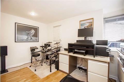 22 Cadman Square, Shenley Lodge, Milton Keynes, MK5 7DW