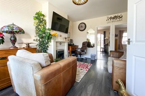 12 Benham Grove, Fareham, PO16 9LB