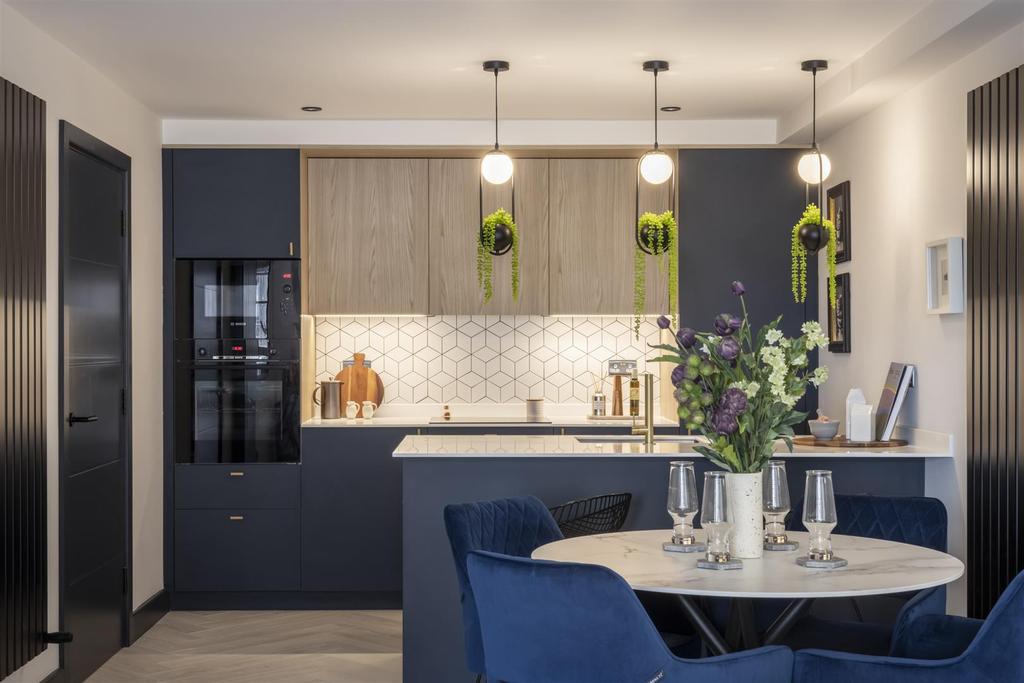 Low Res Billy Bolton Charlton House Toymaker's Yard