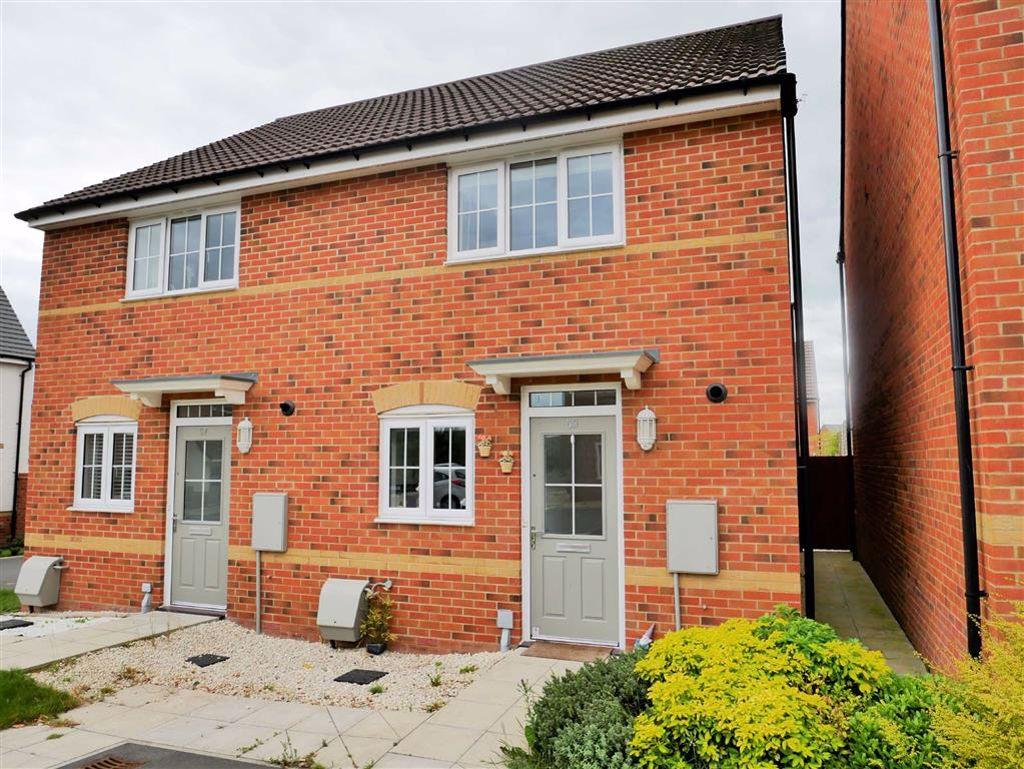 Hurricane Drive, Calne 2 bed semidetached house £225,000
