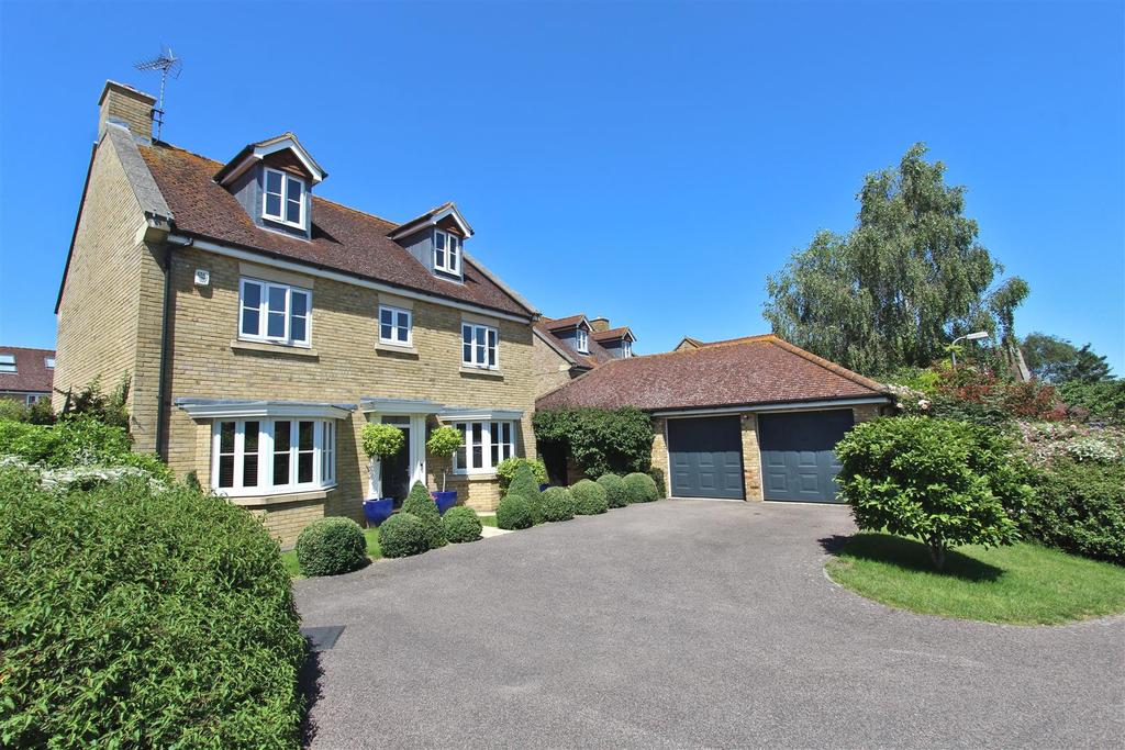 Rooks View, Bobbing, Sittingbourne 5 bed detached house £650,000