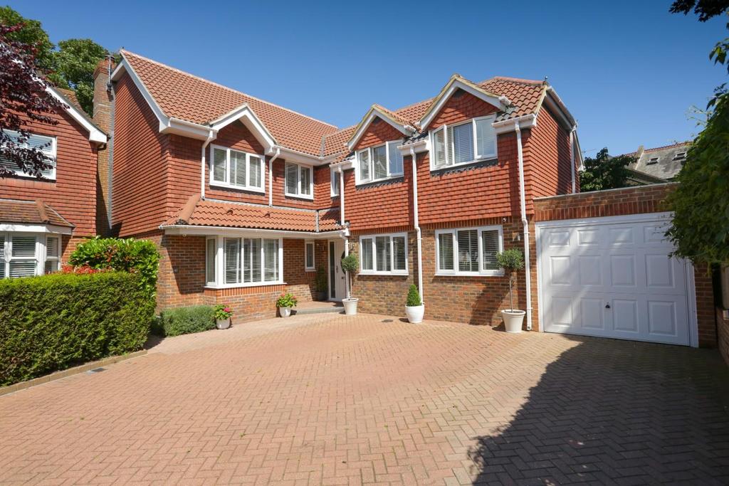 Selwyn Drive, Broadstairs 6 bed detached house £825,000
