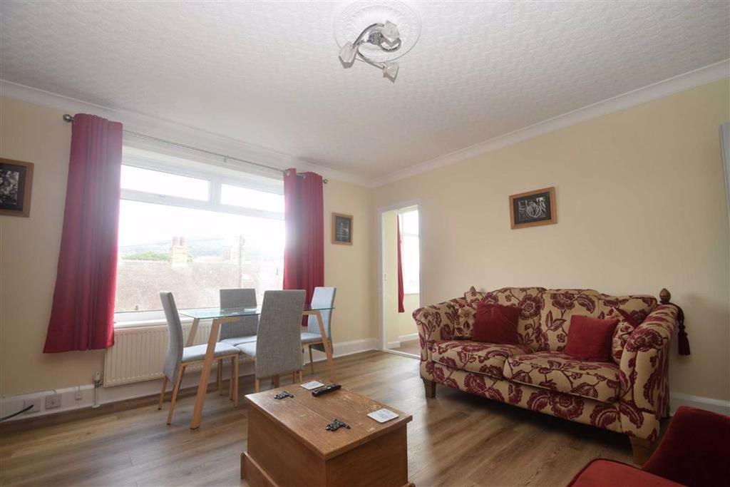 Westwood Gardens, Scarborough, North... 2 bed flat £125,000
