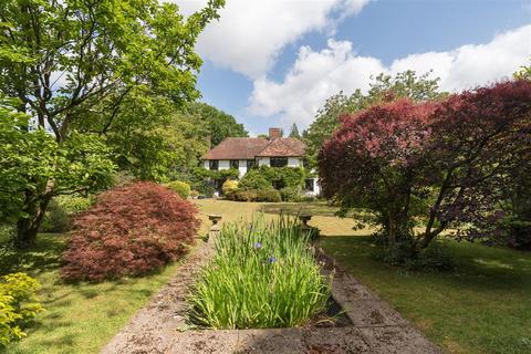 Longwood Bockhanger, Kennington, Ashford, TN25 4AH