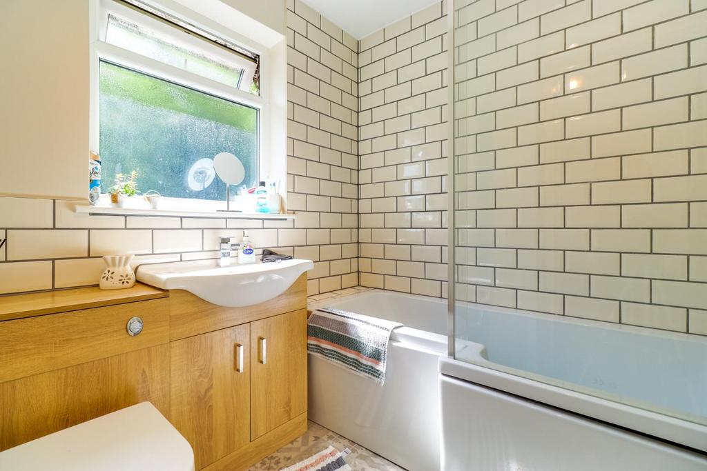 Luxurious house bathroom