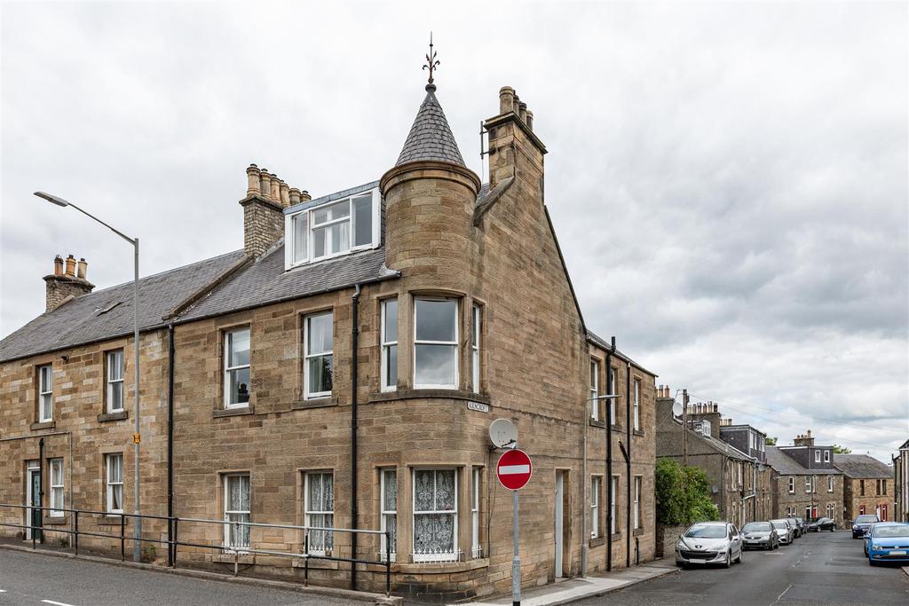 3 Kilncroft, Selkirk, TD7 5AQ 4 bed flat £155,000