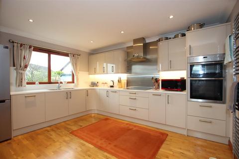 3 Ballo Braes, Abernethy, Perth, PH2 9GB