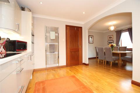3 Ballo Braes, Abernethy, Perth, PH2 9GB
