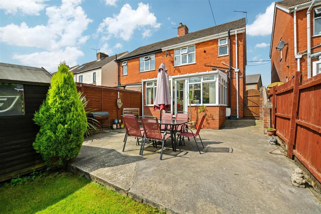 Northlands Road, Winterton, Scunthorpe 3 bed semidetached house £132,000