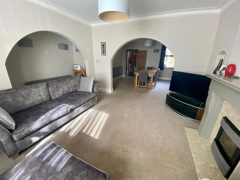 Shaftesbury Avenue, Sandiacre 3 bed semidetached house £245,000