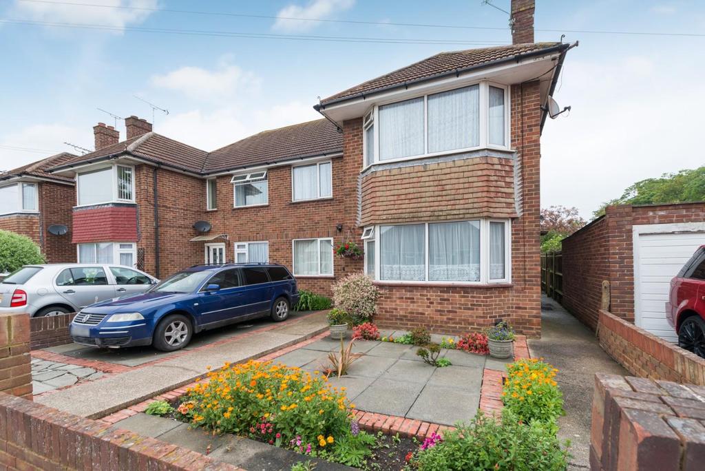 Wickham Avenue, Ramsgate 2 bed flat £180,000