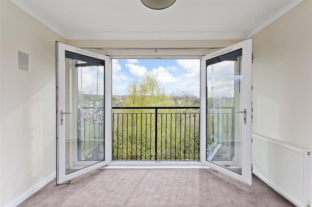 Jardine Place, Bathgate 2 bed apartment £130,000