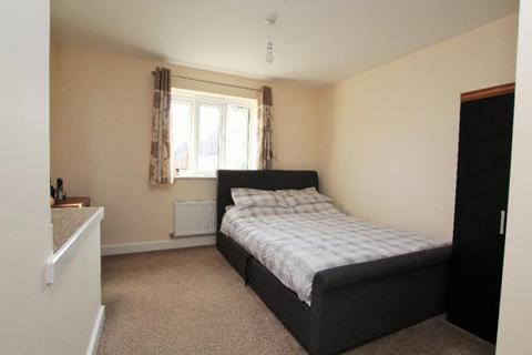 2 bedroom apartment to rent, Hooper Avenue, Colchester