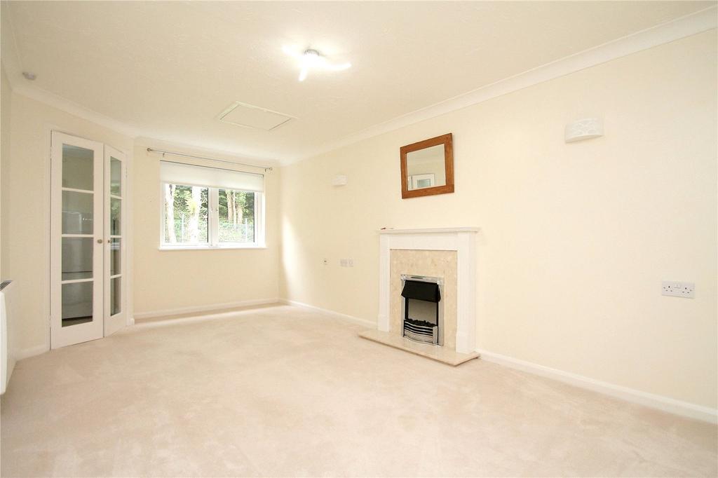 Hart Dene Court, Bagshot, Surrey, GU19 1 bed apartment £110,000