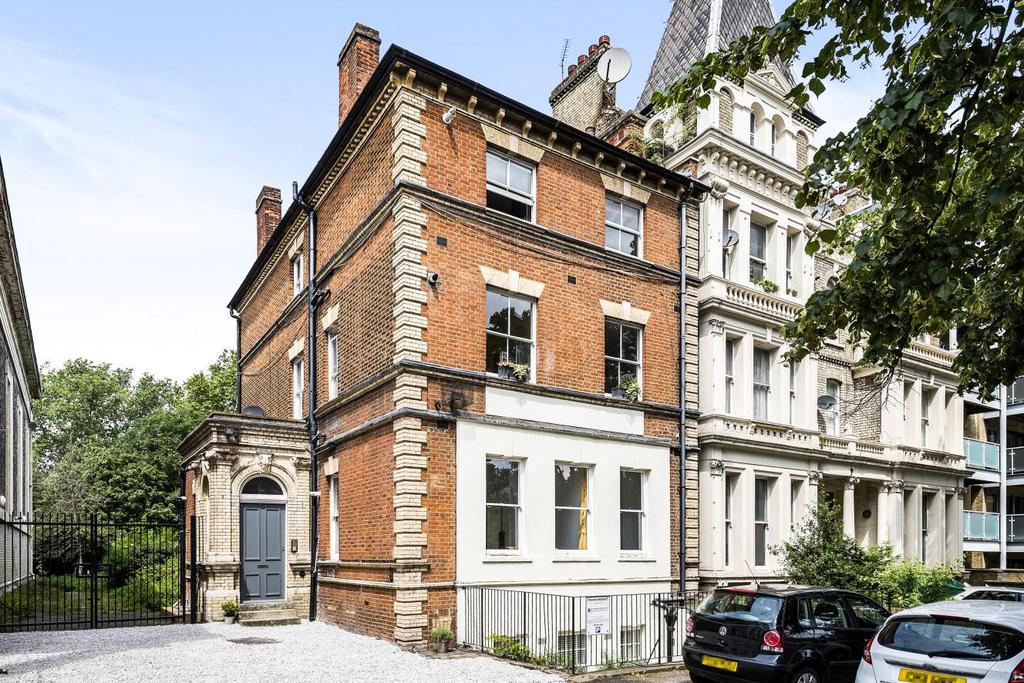 Clapham Road, Clapham 3 bed flat £635,000