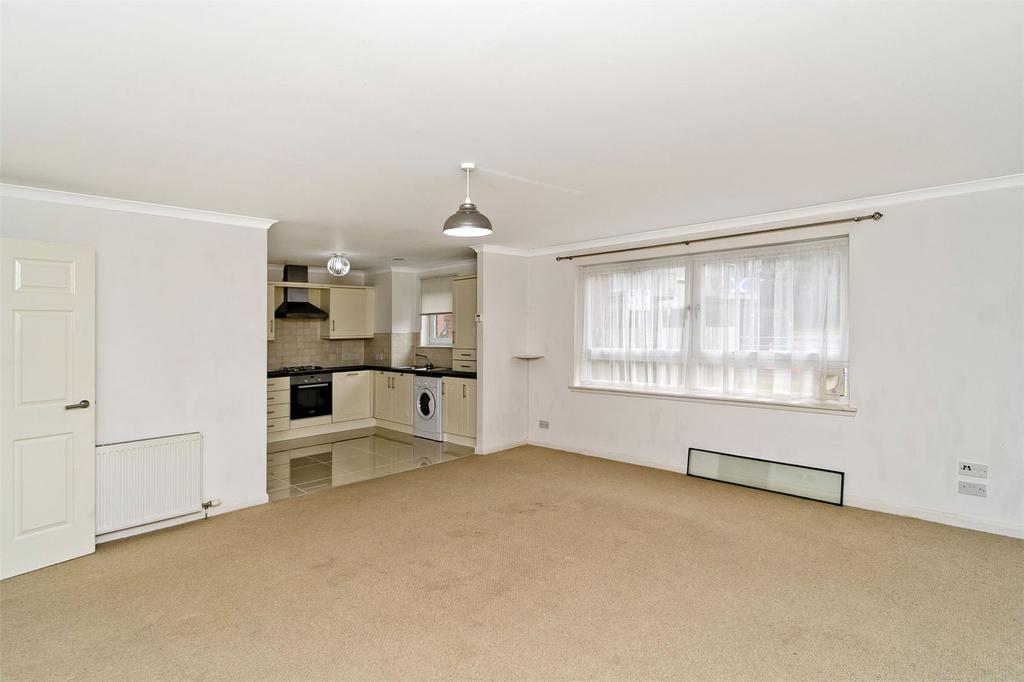 Eaglesham Court, East Kilbride, G75 2 bed apartment £95,000